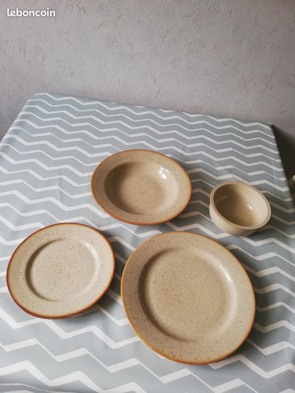 Assiettes grège moucheté (image 1)