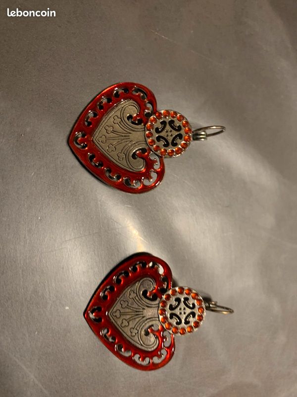 Boucle d’oreilles rouge et argent (image 1)