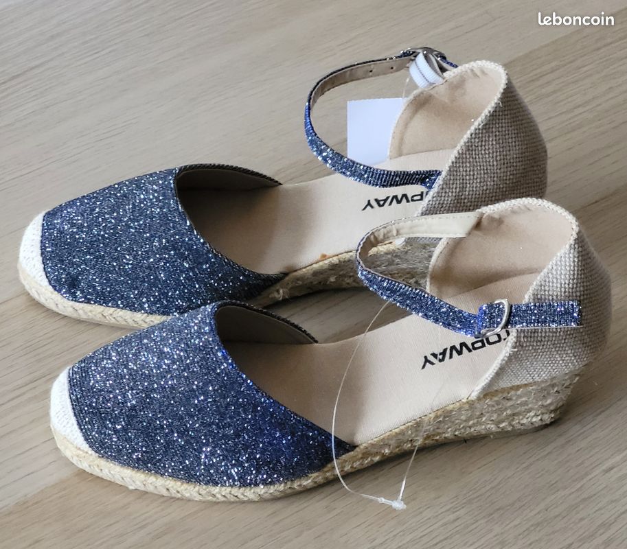 Espadrilles Femme neuves, talon compensé P38 (image 4)