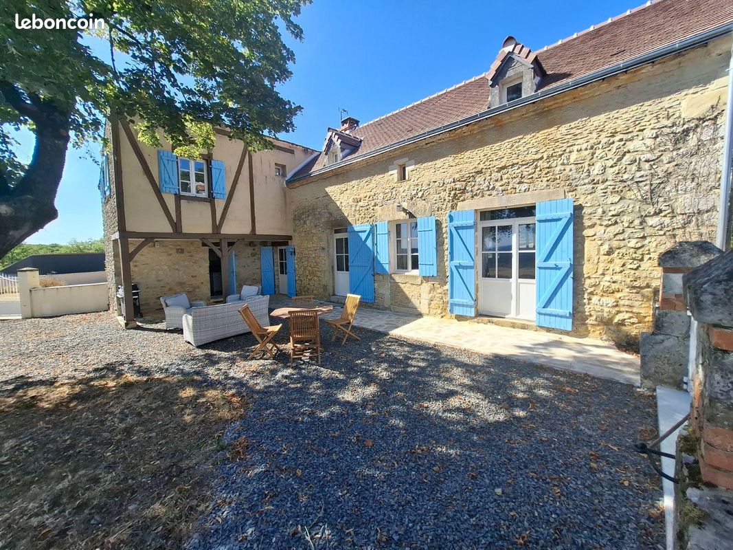Maison 5 pièces 141 m² · à Salignac-Eyvigues · 141 m² · 324 880 €