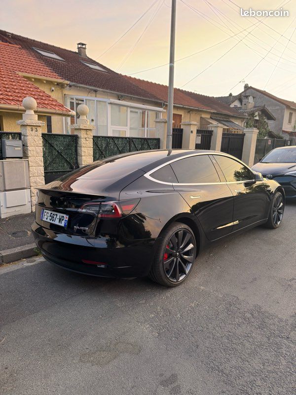 Tesla model 3 performance (image 1)