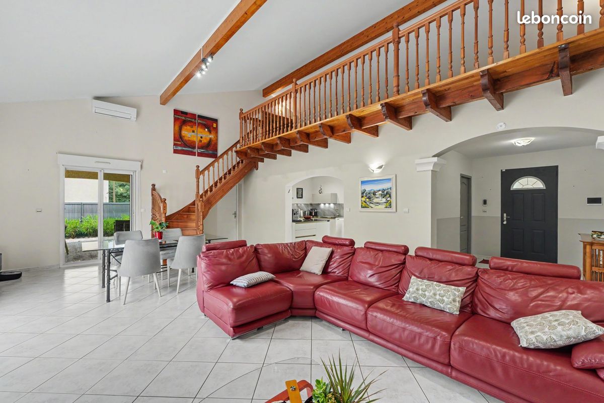 Maison 7 pièces 225 m² · à Roques · 225 m² · 549 000 €