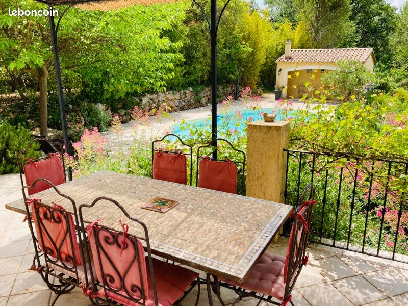 Villa avec piscine, clim et terrain de pétanque, entre mer et Verdon (image 8)