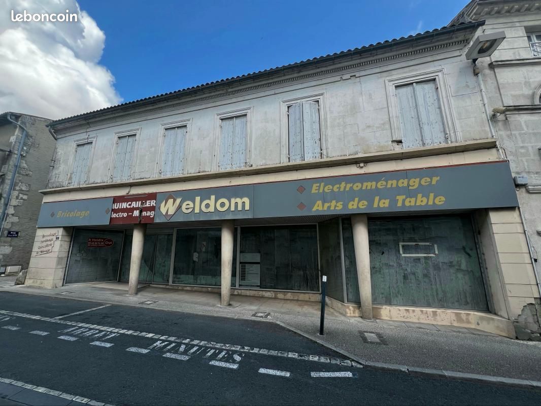 Immeuble 1 pièce 312 m² · à Cozes · 312 m² · 64 500 €
