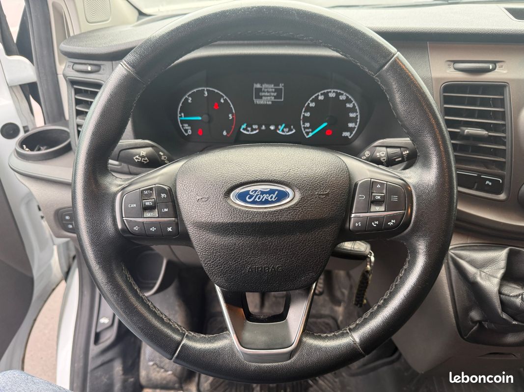 Ford transit custom fourgon 270 2.0 tdci 130 l1h1 limited / carplay / camera de recul / attelage (image 4)