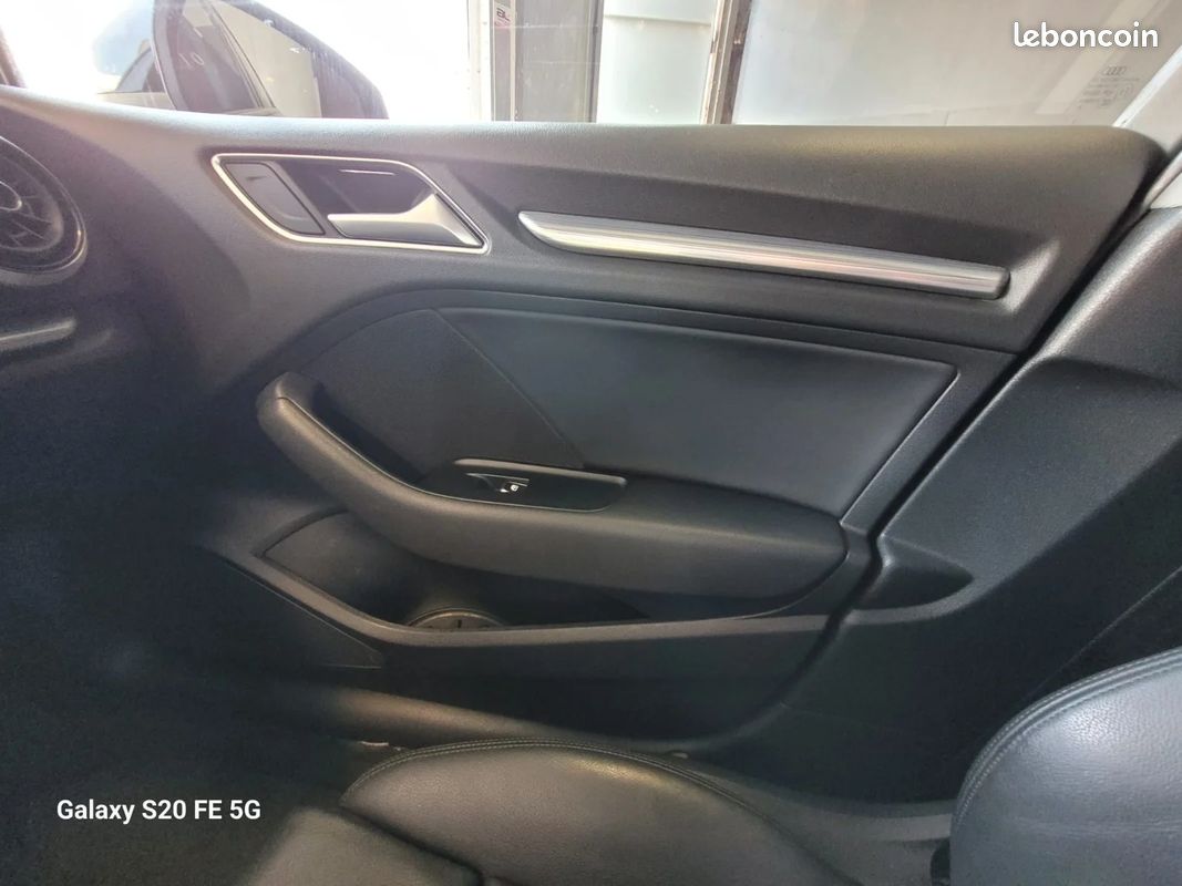 AUDI A3 BERLINE 35 TFSI CoD 150 S tronic 7 Design Luxe + VOLANT SLINE / S-LINE + SIEGES CUIR + ATTELAGE + ENTRETIEN AUDI (image 27)