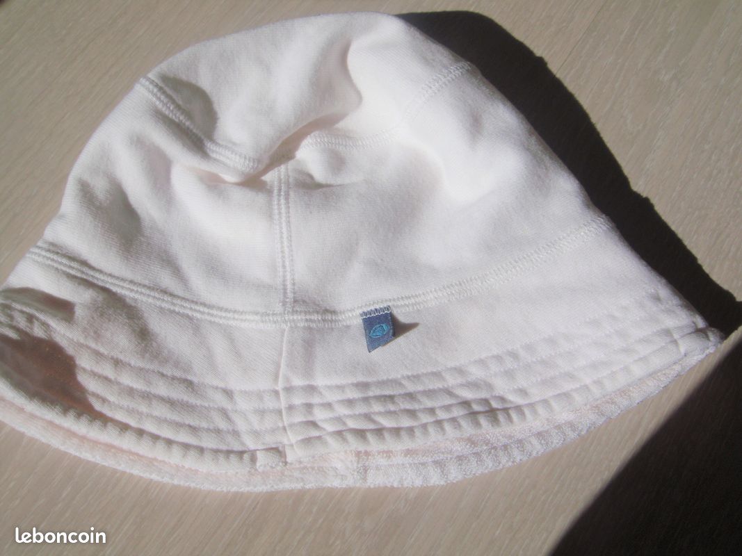 Chapeau 55 cm PETIT BATEAU (image 1)