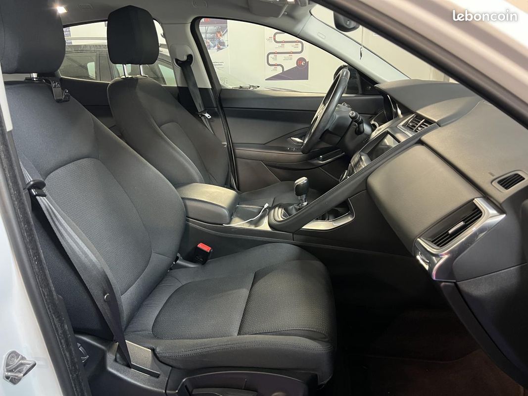 Jaguar e-pace 2.0 d150 150 awd (image 16)