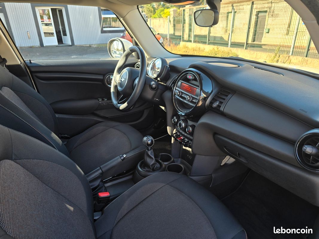 MINI MINI 3 (F55) 5 Portes One 1.2 i 102 cv Véhicule économe (image 5)