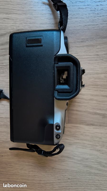 PACK Appareil photo CANON EOS300 + objectifs + accessoire (image 3)
