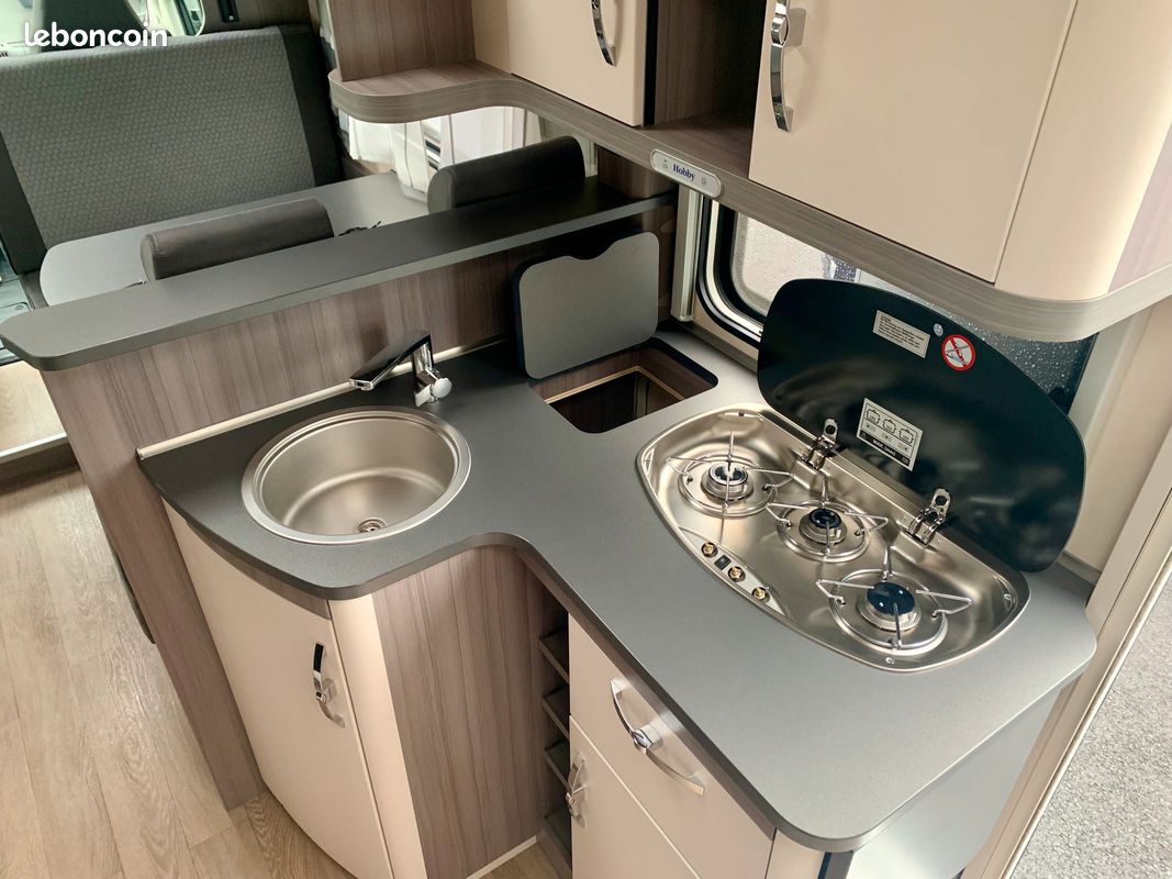 Camping-car hobby hkm optima ontour 5 couchages et 5 places carte grise (image 6)