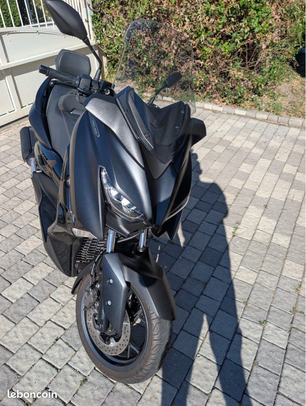 Xmax 125 Iron max 2019 6000kms très bon état,révision des 6000kms faite,contrôle technique ok (image 1)