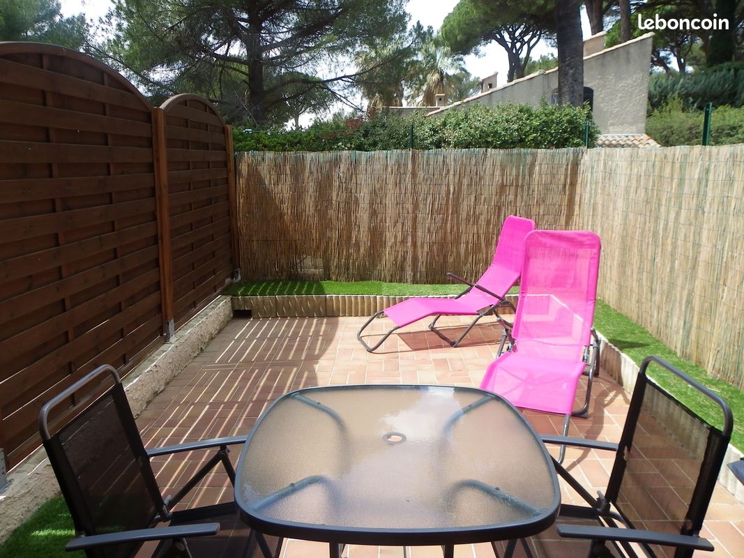 Studio + clim + terrasse de 20m2 à 300m plage des Lecques (image 1)