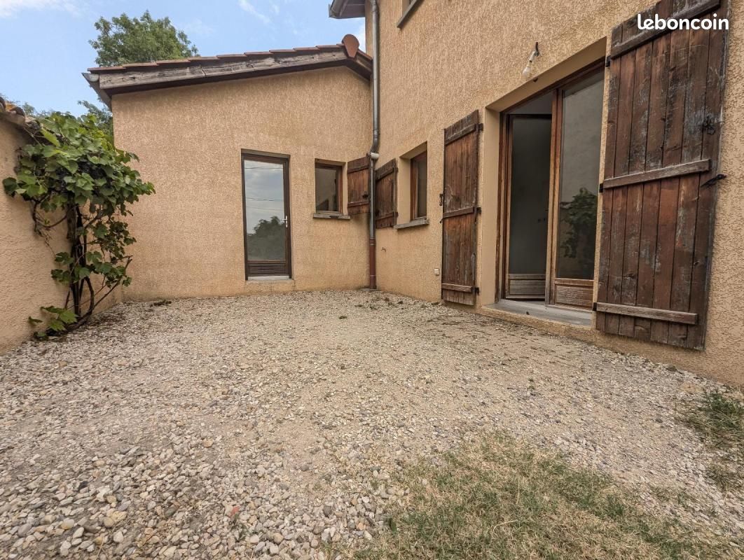 Maison 4 pièces 75 m² · à Cailloux-sur-Fontaines · 75 m² · 1 200 €/mois