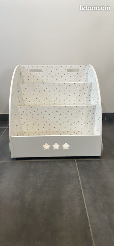 Bibliothèque enfants (image 1)