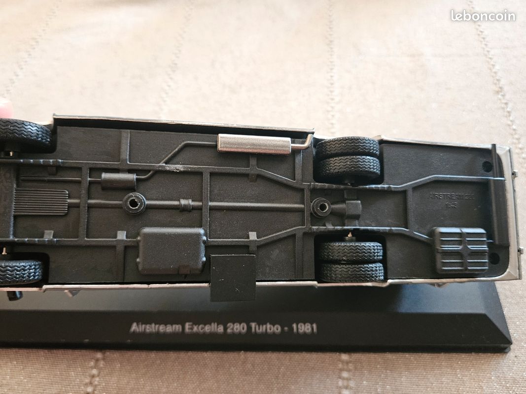 CAMPING-CARS N° 3 Airstream Excella 280 turbo 1/43ème EUR 24,90