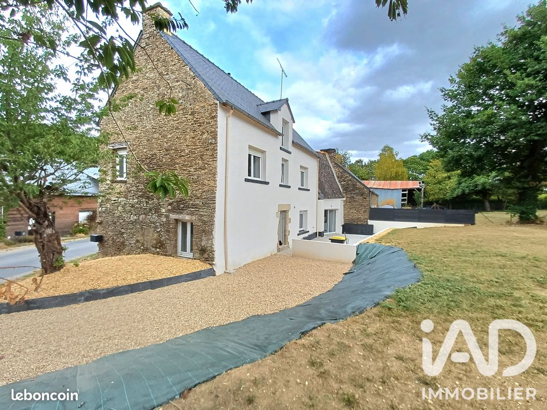 Maison 5 pièces 115 m² · à Sérent · 115 m² · 275 000 €
