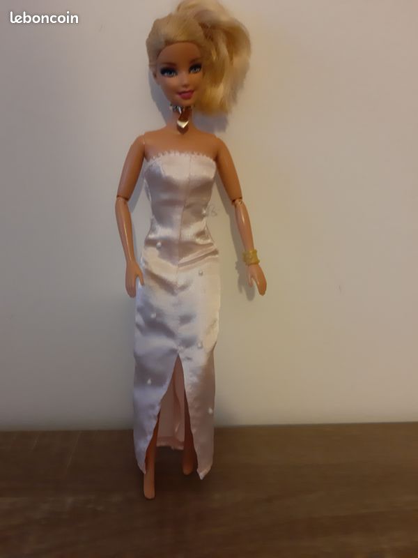 Poupée Barbie (image 1)