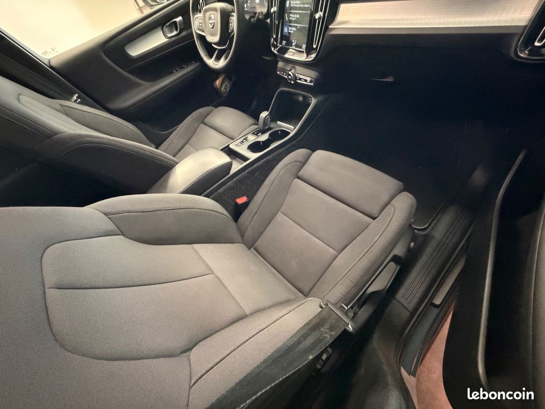 Volvo XC40 T5 Twin engine 261Ch Inscription - TVA RECUPERABLE / 1ERE MAIN / TOIT OUVRANT PANORAMIQUE / COFFRE ELECTRIQUE / CAMERA DE RECUL (image 11)