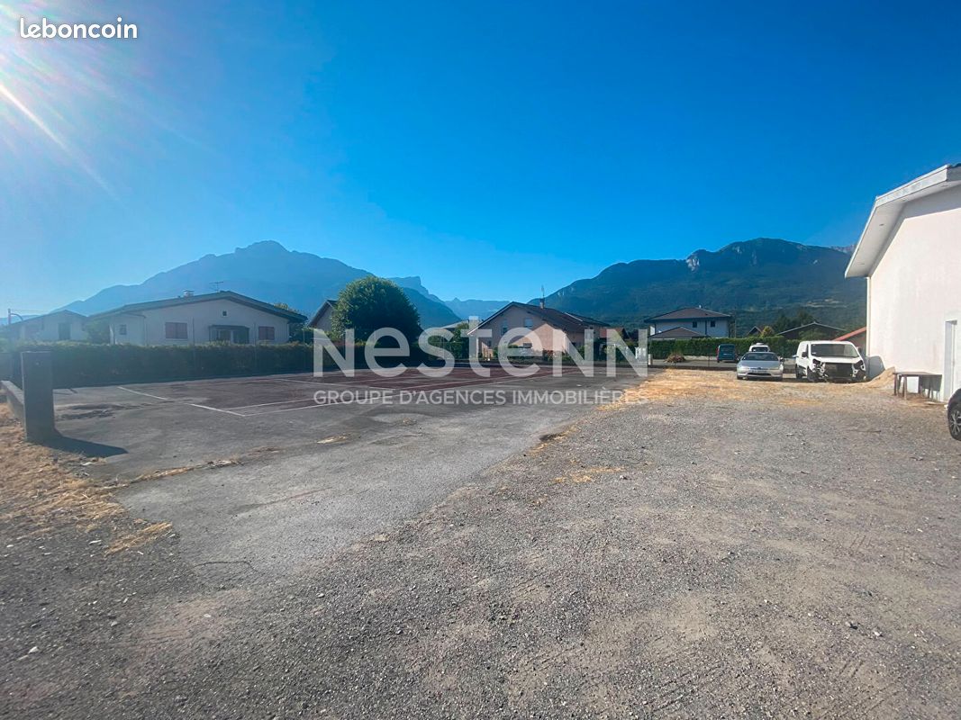 Terrain 850 m² · à Saint-Pierre-en-Faucigny · 850 m² · 250 000 €