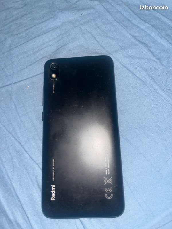 Redmi 7A et sa coque (image 1)