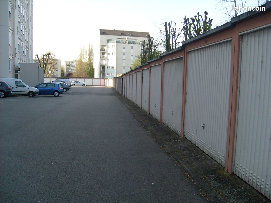 Garage Box fermé · à Chalon-sur-Saône · 75 €/mois