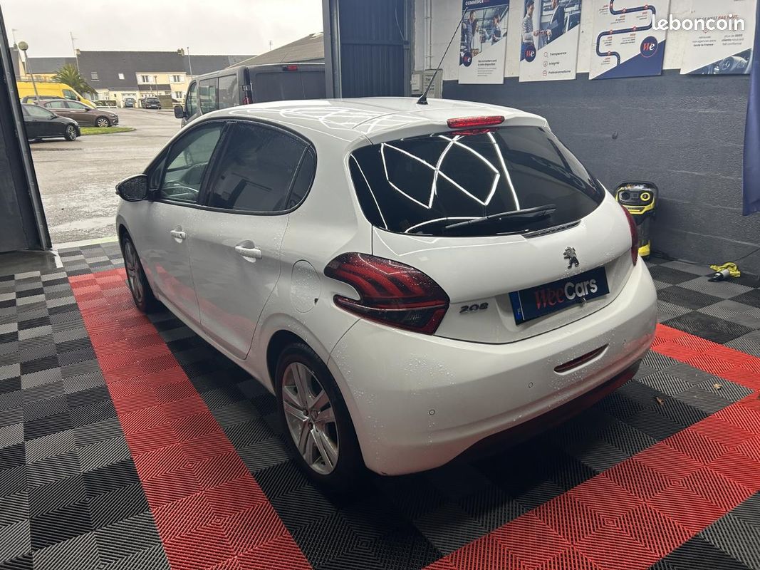 PEUGEOT 208 1.2i 12V - 82 BERLINE Style ( courroie changer + pneu neuf ) (image 21)