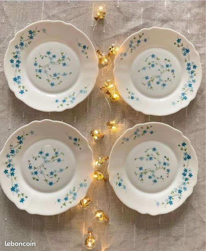 4 assiettes à dessert/entrée Arcopal - Modèle Veronica/Myosotis (image 1)