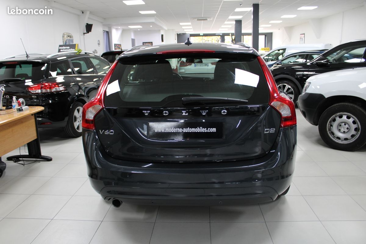 Volvo V60 D2 120CH KINETIC BUSINESS GEARTRONIC (image 5)