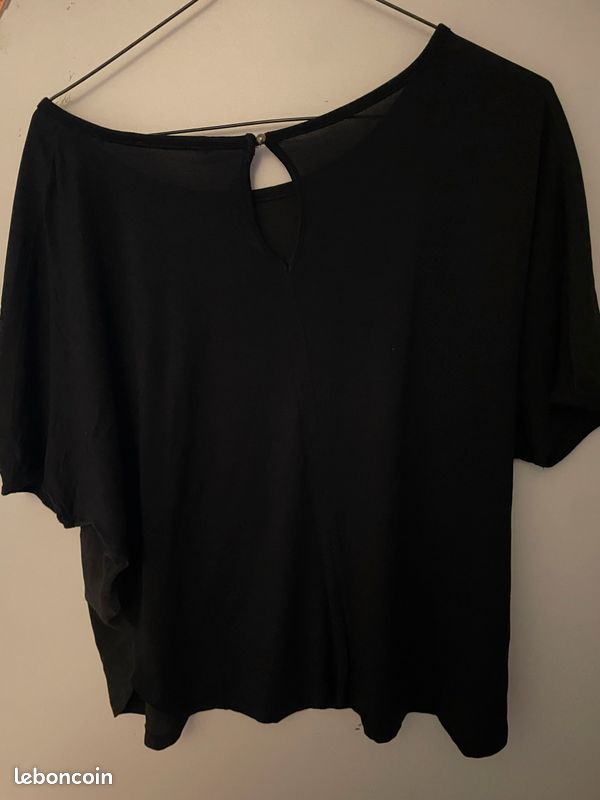Haut noir manches 3/4 chauves-souris (image 3)