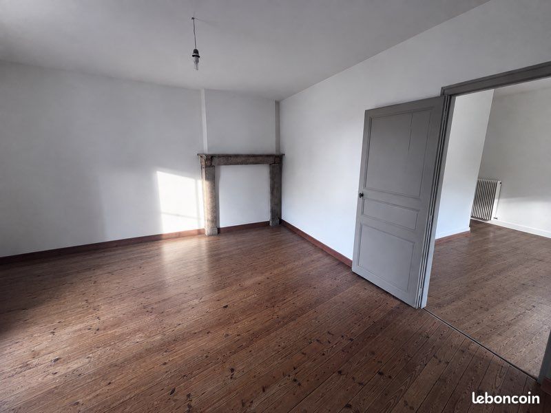 Maison 5 pièces 112 m² · à Mortagne-sur-Sèvre · 112 m² · 895 €/mois
