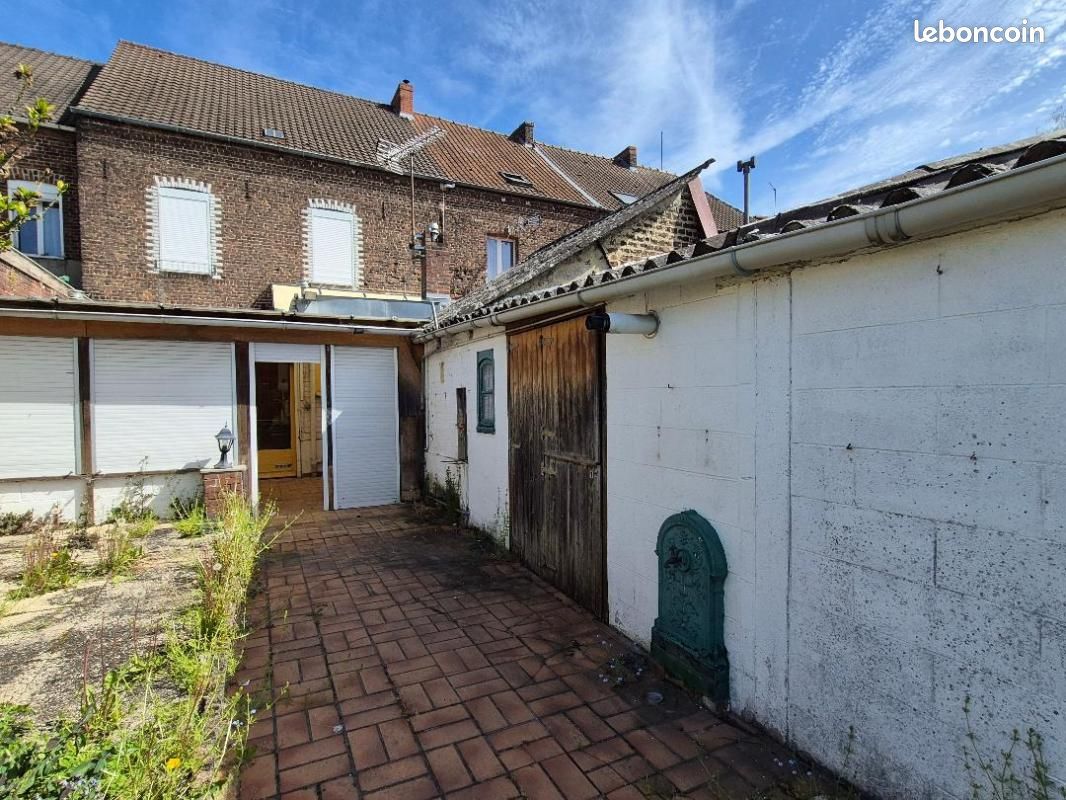 Maison 8 pièces 165 m² · à Vieux-Condé · 165 m² · 119 000 €