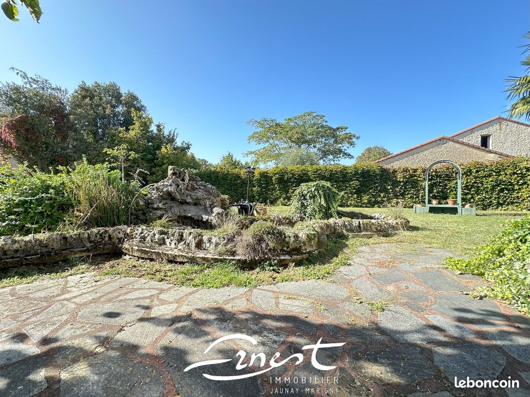 Maison 7 pièces 181 m² - Chasseneuil-du-Poitou 86360 (image principale 3)