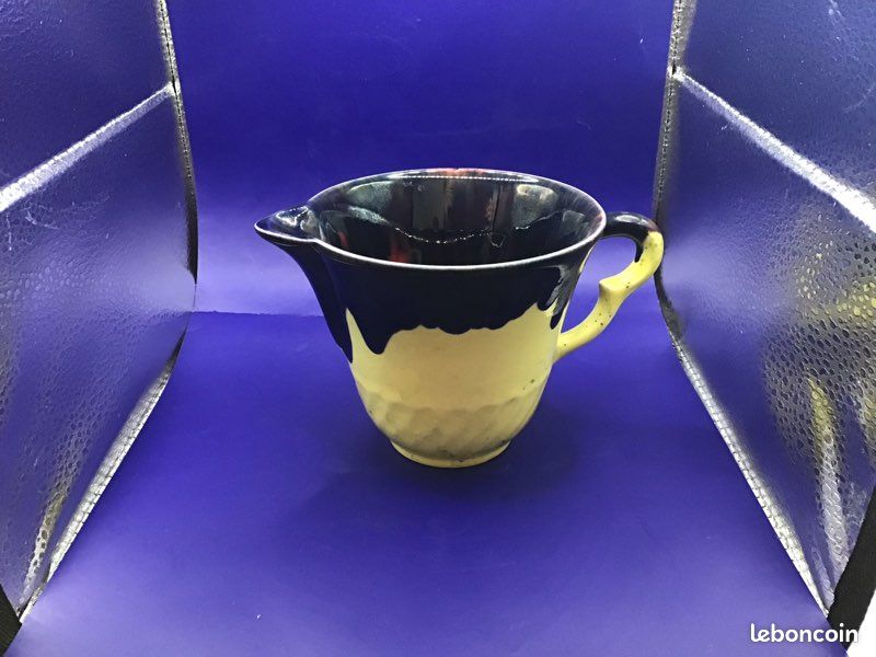 Pot grès signé (image 1)