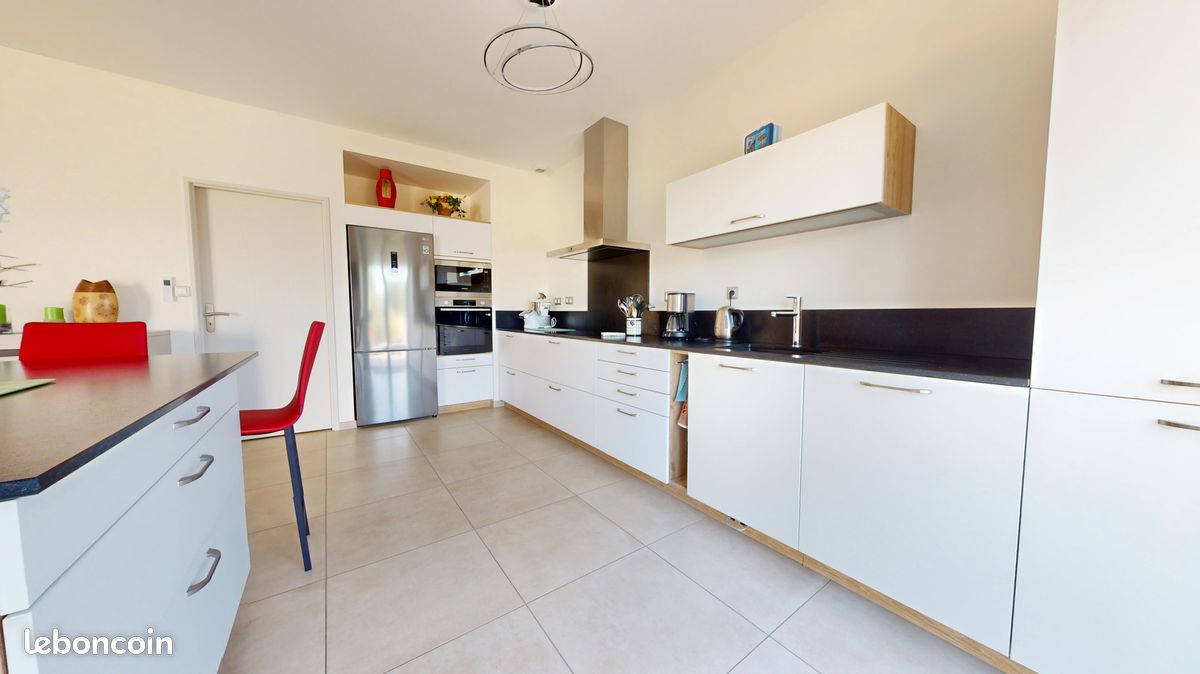 Maison 4 pièces 132 m² · à Rouillé · 132 m² · 468 000 €
