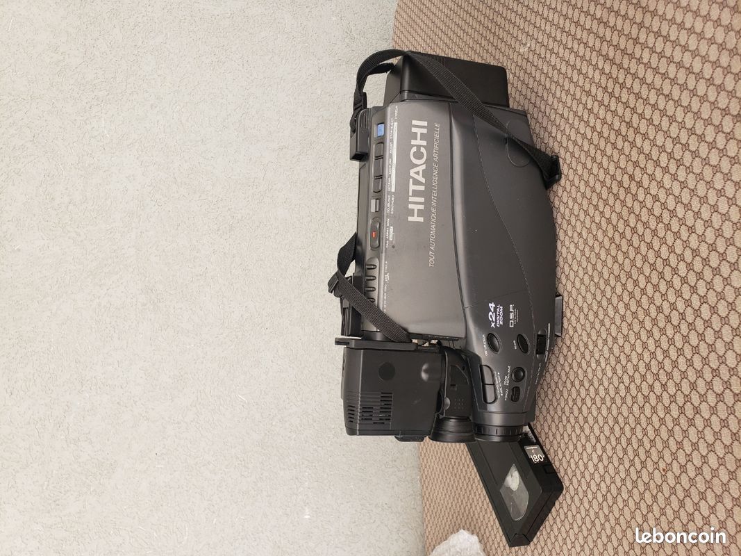 Caméra Professionnelle Vintage - Hitachi VM-3700ES - Avec Valise
