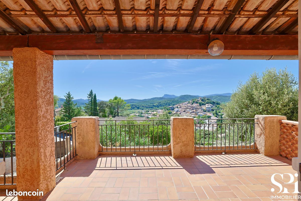 Maison 7 pièces 180 m² · à Pierrefeu-du-Var · 180 m² · 570 000 €