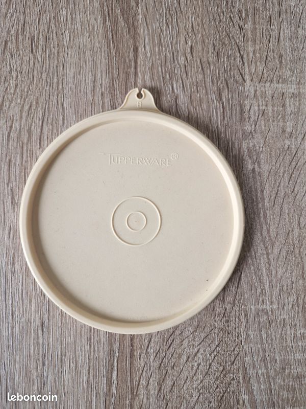 Couvercle Tupperwares vert diamètre 14 cm très bon état (image 1)