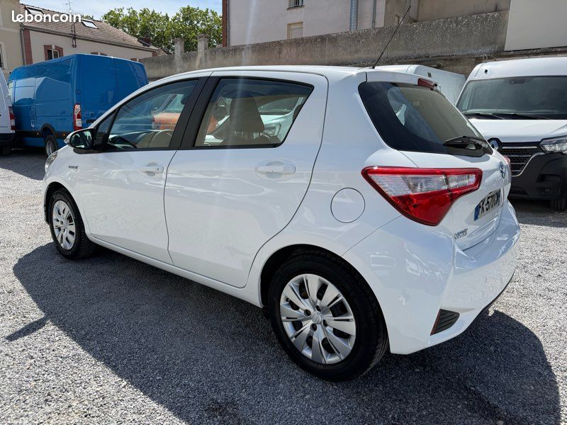 Toyota Yaris HSD 100H Hybrid Dynamic business (image 3)