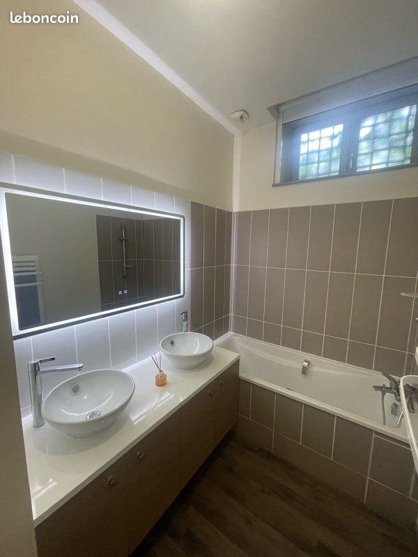 Appartement 4 pièces 100 m² · à Figeac · 100 m² · 925 €