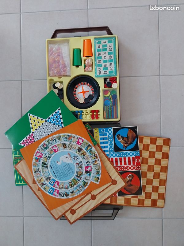 Malette de jeux de société (image 1)