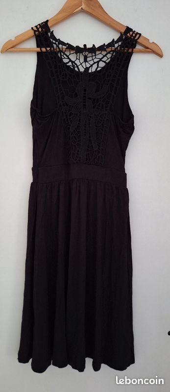 Robe noir Taille 36 marque "esmara" (image 4)