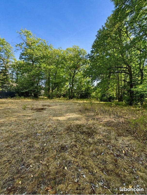 Rare à Saint-Fargeau-Ponthierry – Terrain de 1 887 m² avec permis accordé dans un hameau privé · 325 000 €