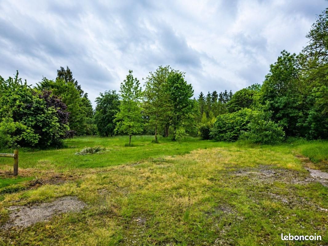 Terrain 571 m² Saint Fuscien · à Saint-Fuscien · 126 000 €