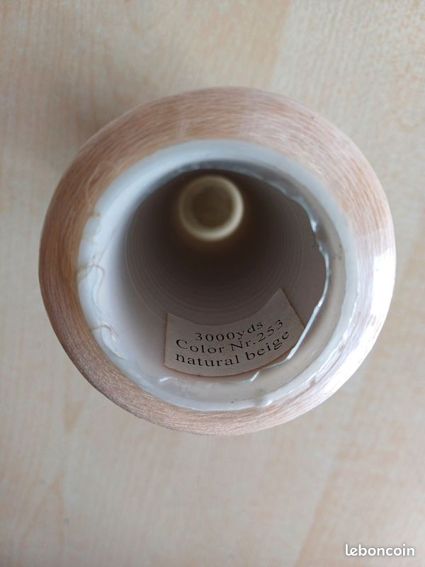 Bobine de fil couture beige naturel (image 3)
