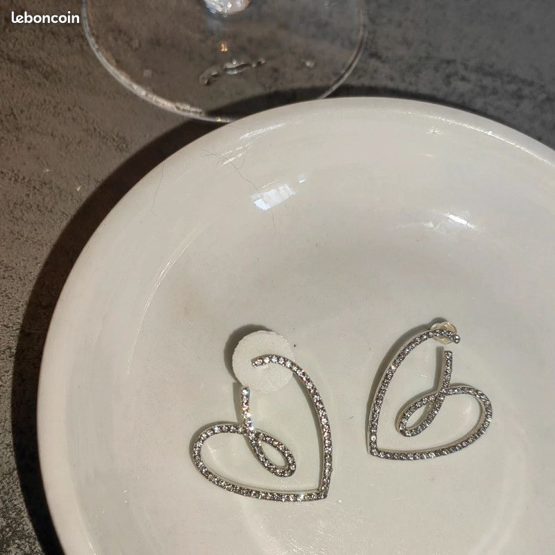 Boucle d'oreille coeur diamand artificiel (image 2)