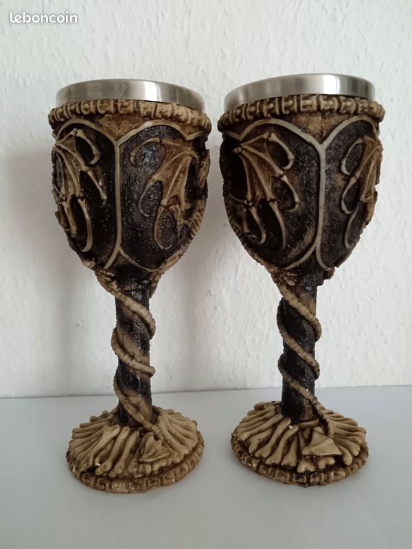 Deux Calices / Gobelets / Coupe à pied motifs dragon (image 2)