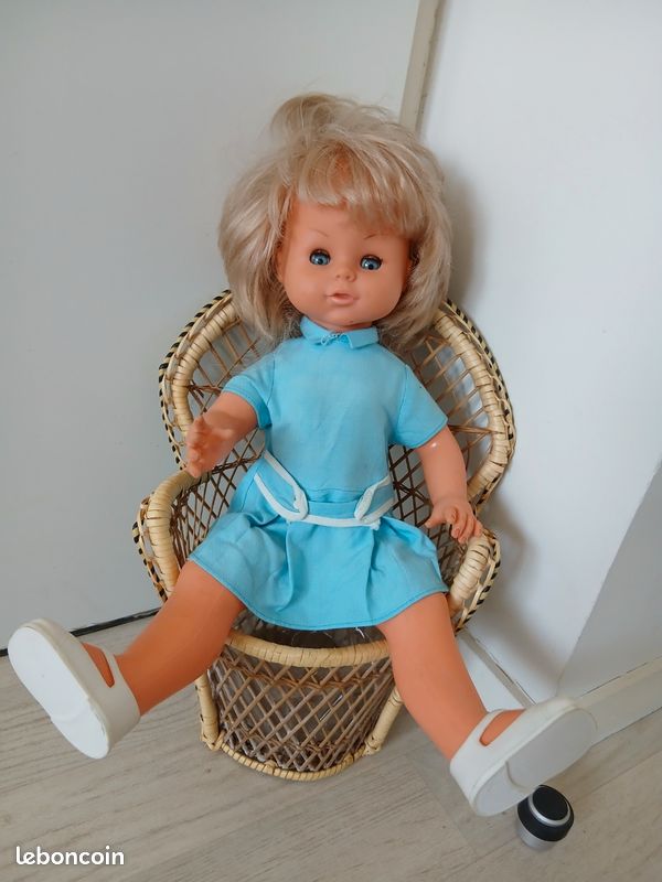 Poupée Gégé France, petites filles de France, 34cm Jocelyne tenue Frileuse - Collection