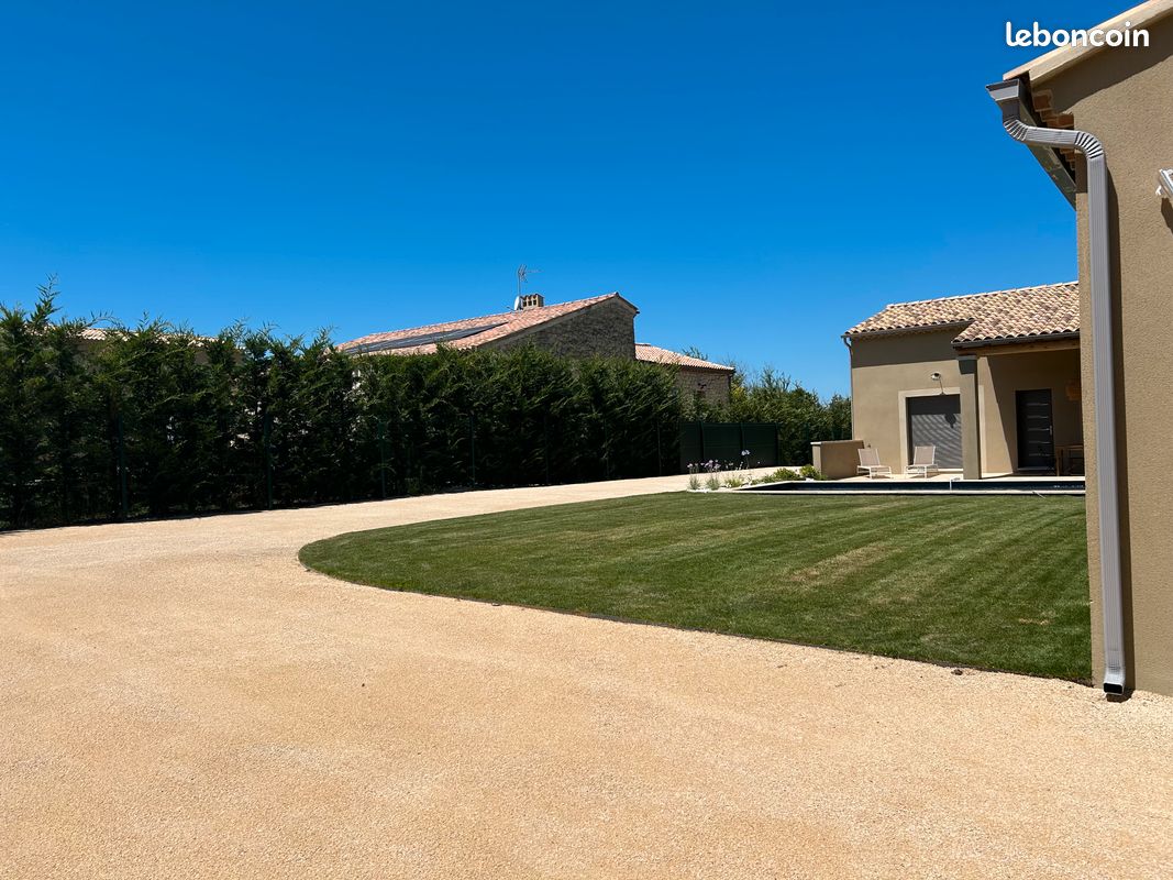Maison à saint Didier piscine et tout confort (image 15)