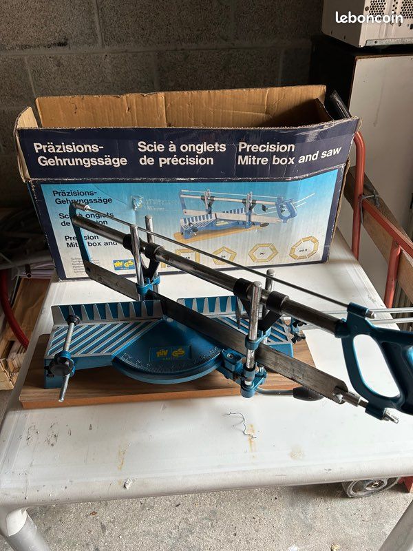 Scie à onglet de précision (image 1)